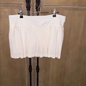 Lululemon Athletica white tennis skirt worn once
